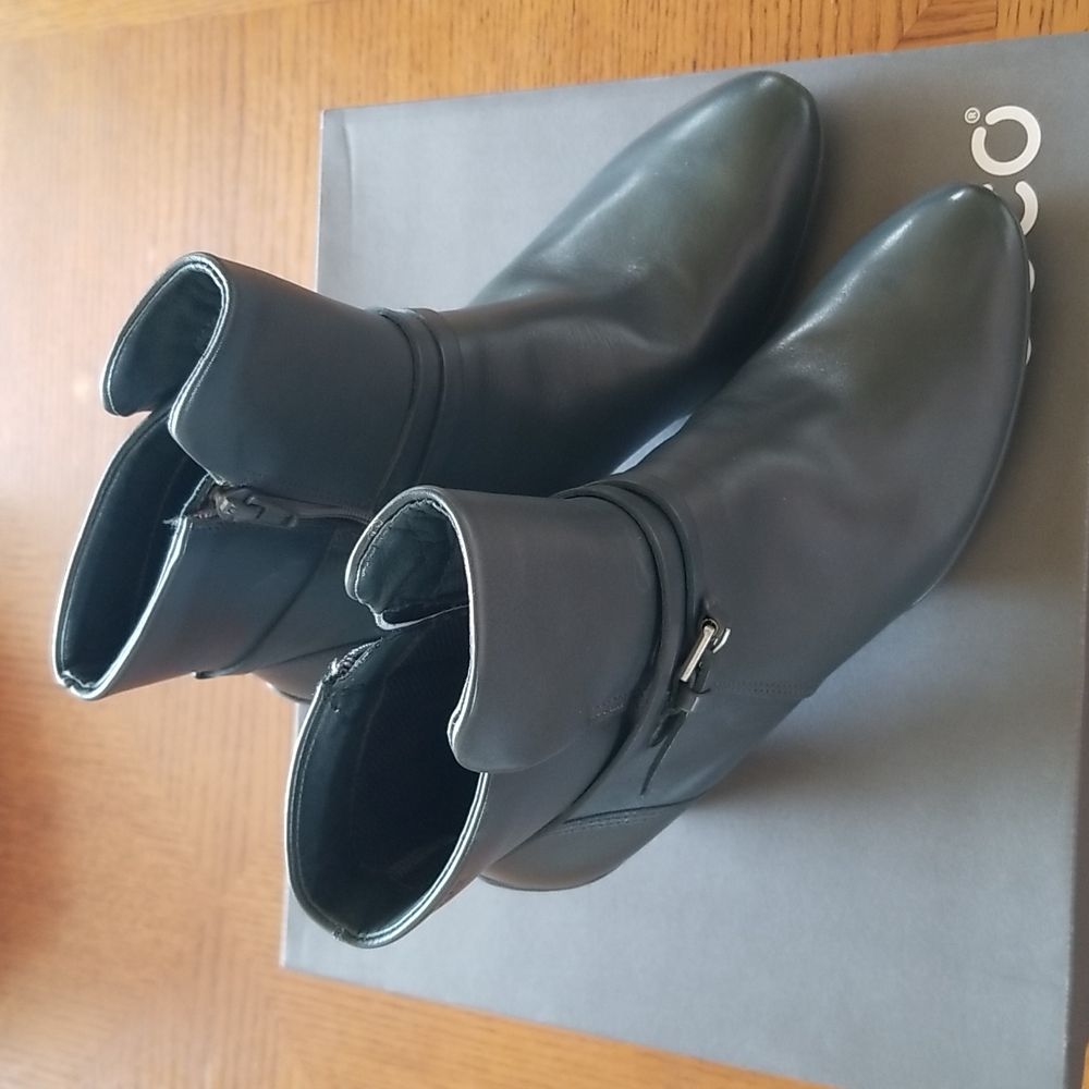 Ecco Ladies Heeled Boots